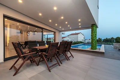 VillaLux2022 mit Pool beheizt