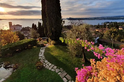 Holiday home relaxing holiday Gardone Riviera