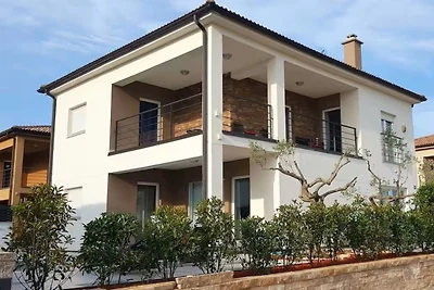 Villa Gusto 4*. Mit Pool und