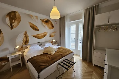 Golden Flat by GrazRentals