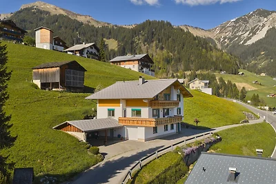 4BR Ski Apartment with Panoramic
