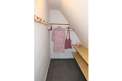 Haus NO. 63 - Ferienwohnung "oben"