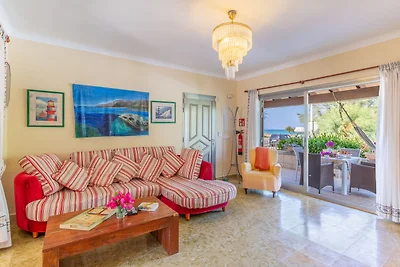 Cottage 50 m From the Beach