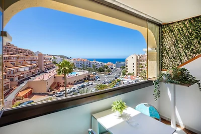 Sonnige Ferienwohnung mit Meersicht