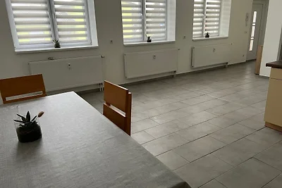 Grosse Möblierte Wohnung Zu