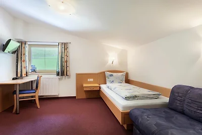 Einzelzimmer (single room)