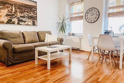 Gemütliche FeWo mit Balkon & WIFI