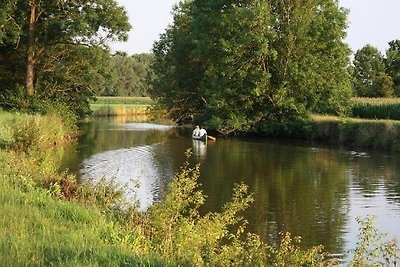 Bauernhaus am Fluss