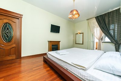 One bedroom. Luxury. 7a L.Ukrainky
