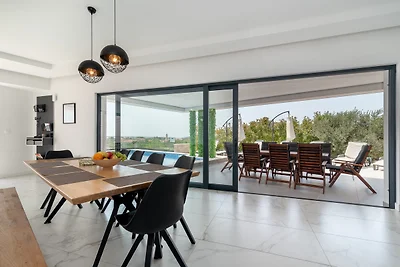 VillaLux2022 mit Pool beheizt