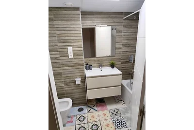 Schöne Wohnung mit Pool, 50m zum