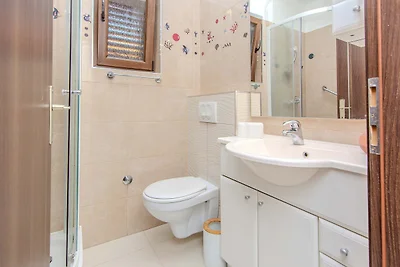 Holiday home Suric