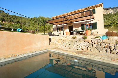 Country cozy house with pool