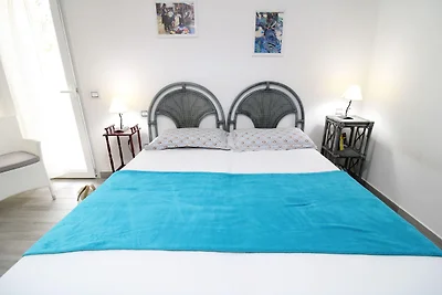 Beach Apartmet - 20 mt from the