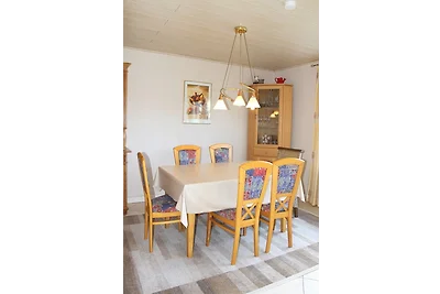 Geräumiger Bungalow im Ostseebad