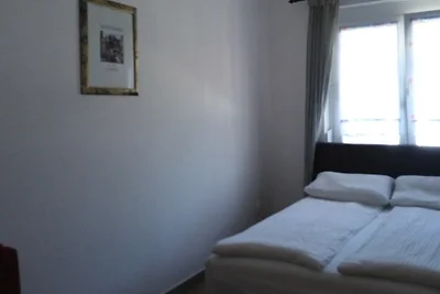 Ferienwohnung mit Pool, Wlan direkt