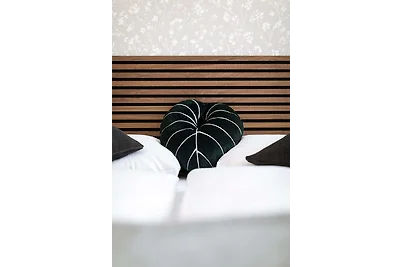 Comfy Apartment 01 - Urban Jungle