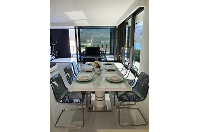 Luxury Sea & Mountain View Villa