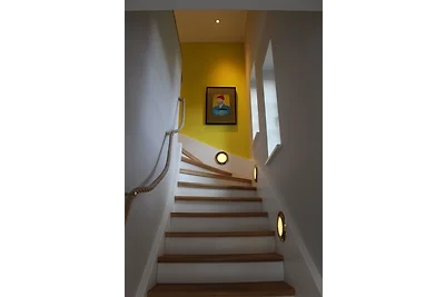 Yellow Upmarine