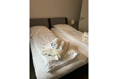 Apartment 28, Blickrichtung