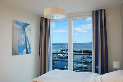 Apartment 24, Pier 24