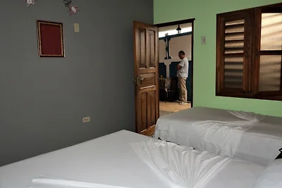 Hostal El Almendro Maritza y Omar