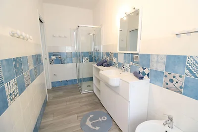 Beach Apartmet - 20 mt from the