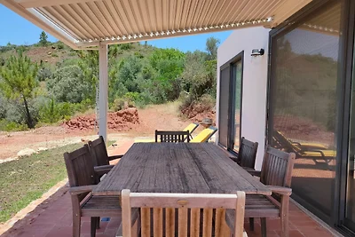 Casa Alfarobeira, villa with