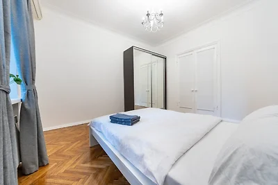 One bedroom. 17 Khreshchatyk str.