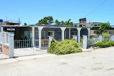 Hostal Henry El Delfin Appartement