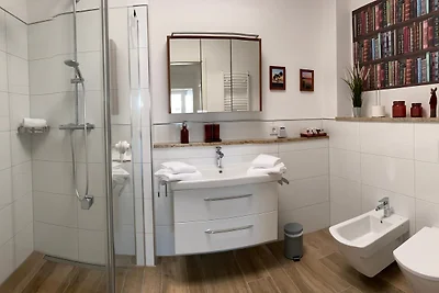 Port Marina "Schlagseite"