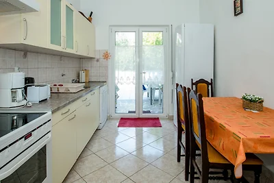 Apartment Daisy- excellent location