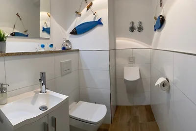 Port Marina "Schlagseite"