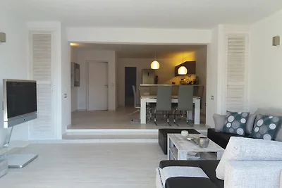Haus in Cala Tarida, strandnah, bis