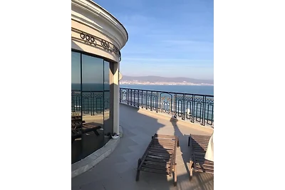 Penthouse Happy Moments