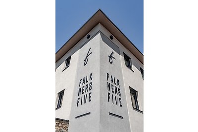 Falkners Five - Apartment five