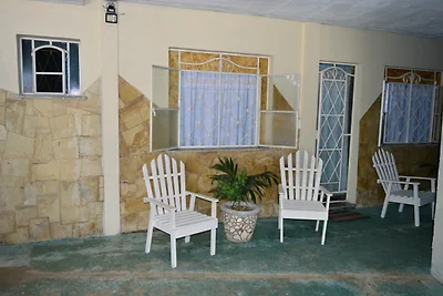 Hostal Henry El Delfin Appartement