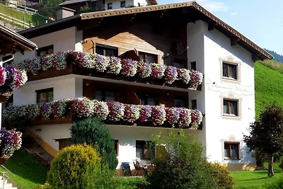 Ferienwohnung im Tiroler Stil für