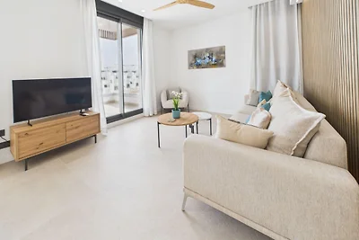 Luxury Apt | Access to Europe’s