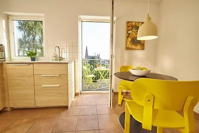 Schöne Aussicht mit Balkon