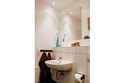 Gemütliche FeWo mit Balkon & WIFI