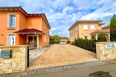 Rechte Ferienwohnung im Ferienhaus