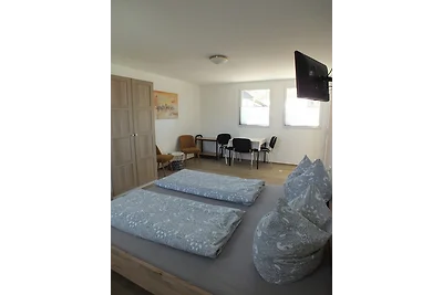 Ein Raum Apartment B
