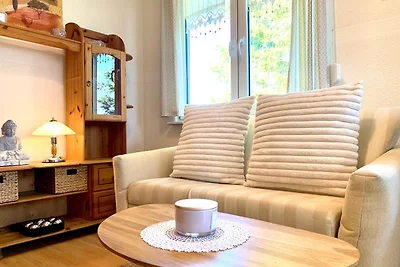 Haus am See mit Kamin in