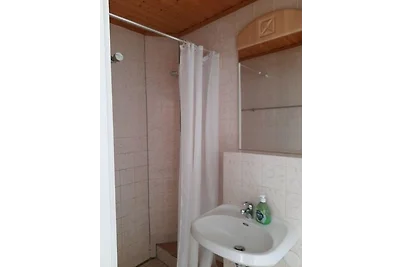 Brockenhütte am Waldesrand