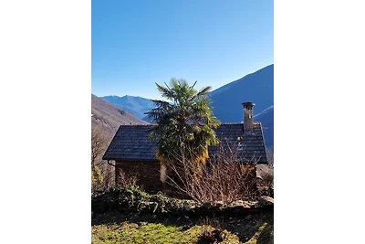 Casa di Luna, Case di Zali