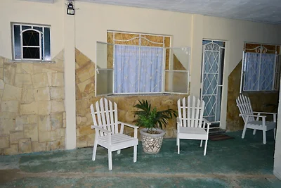 Hostal Henry El Delfin Appartement
