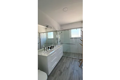 Casa Alfarobeira, villa with