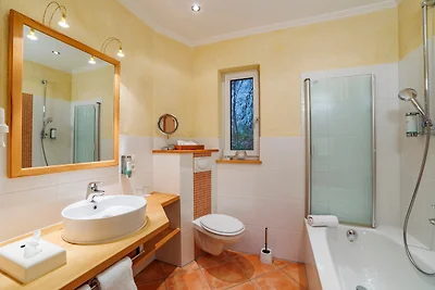 Maria Ruh Apartment No1