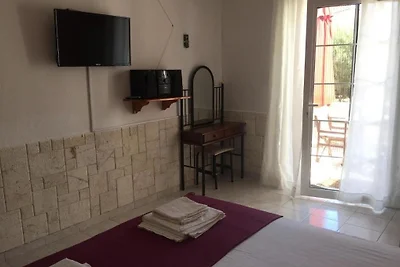 Villa Askamnia and Suites- Suite